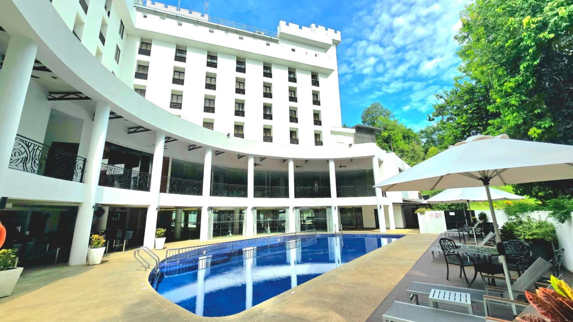 The Palace Hotel Kota Kinabalu Exterior foto